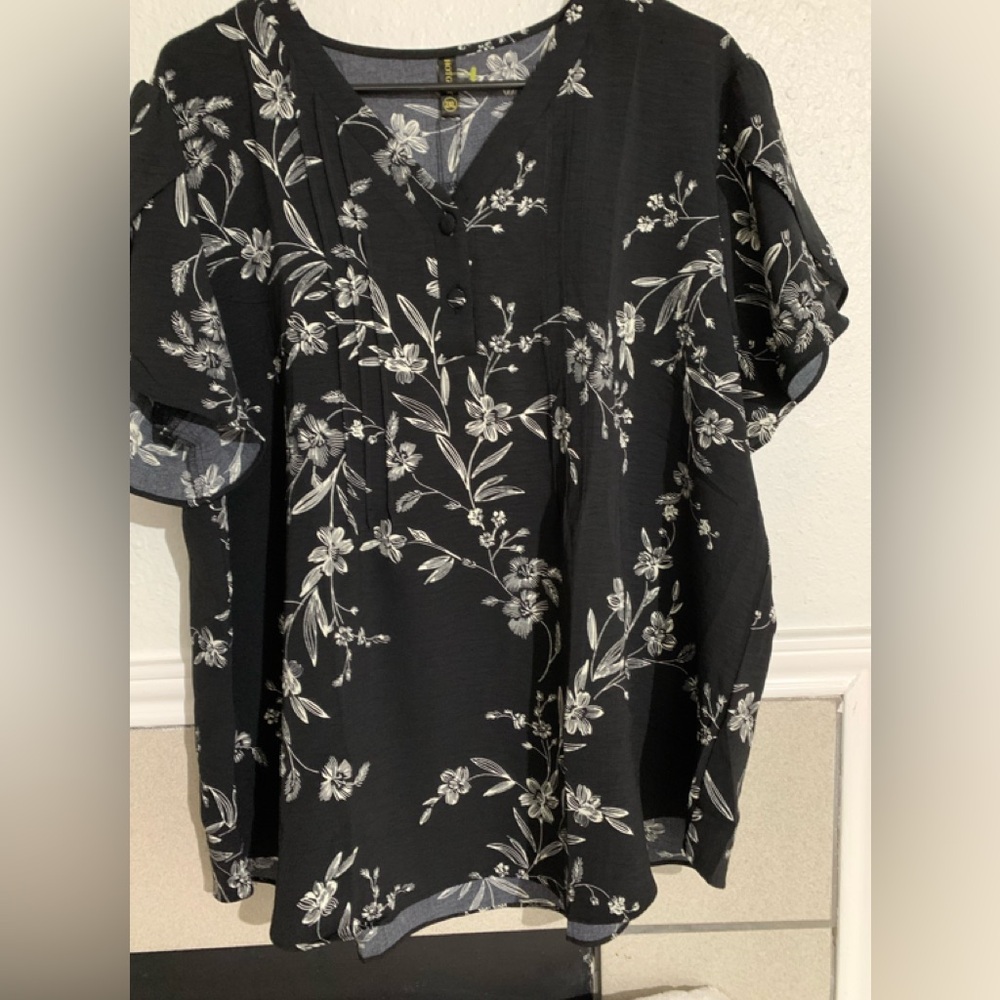 NOT FOR SALE Hotgift floral blouse